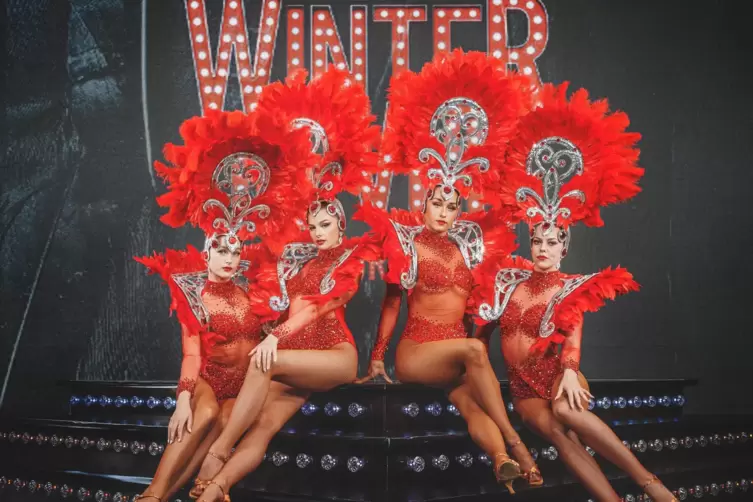 Showgirls der Winter Revue 2021.