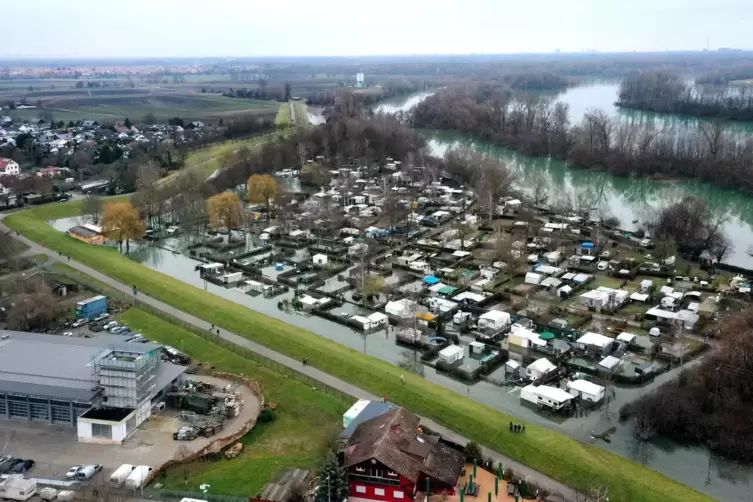 Unter Wasser: die Campingplätze in den Rheinauen, wie hier in Otterstadt beim Hochwasser im Januar/Februar 2021. 