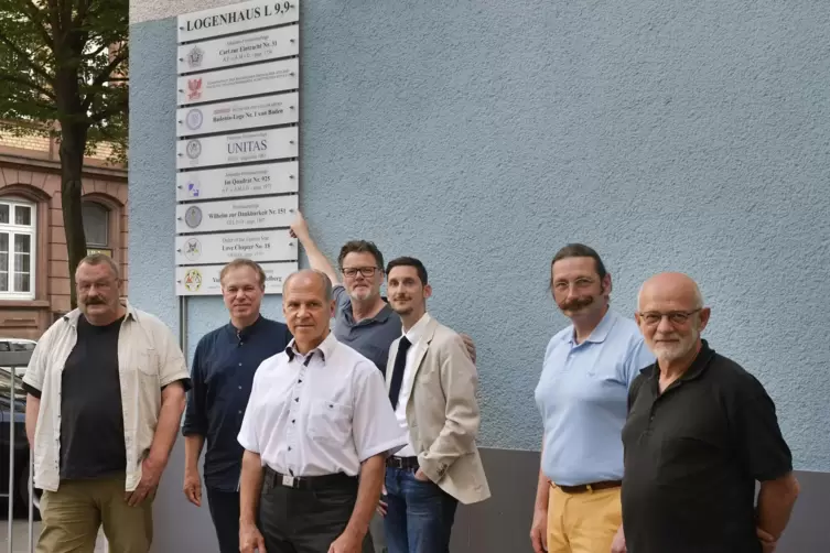 Joachim Ganther, Guido Buchholz, Christian Theis, Markus Brodmann, Rudolf Large und Kurt Emmerich (von links) sind Mitglieder de