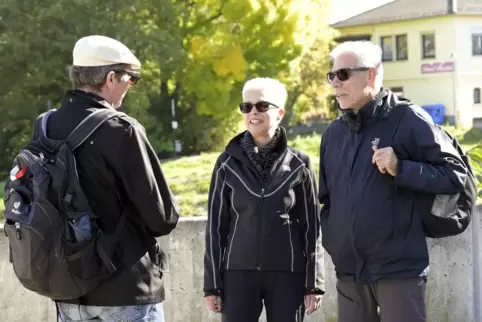  Jutta und Hans-Peter Knauf im Gespräch mit Volker Endres. 