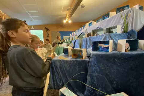 Die Kinder der Gäuschule in Böbingen haben eine Ausstellung kreiert, in der sie die Lebenswelt der Tiere veranschaulichen. Die Kinder der Gäuschule in Böbingen haben eine Ausstellung kreiert, in der sie die Lebenswelt der Tiere veranschaulichen.