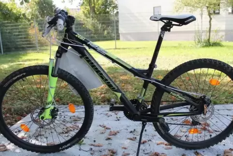 Wer kann Angaben zu diesem Kinderfahrrad machen. 