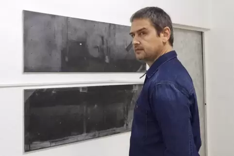 Für interpretationsfreudige Betrachter und schwelgerische Rezensenten sind die Bilder des Lauterer Künstlers Danil Yordanow ein 