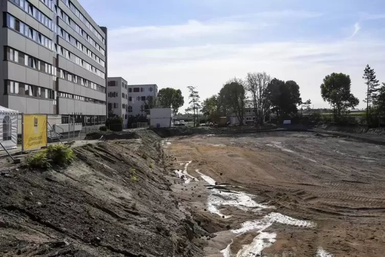 Die Vorbereitungen mit Baumf&auml;ll- und Erdaushubarbeiten laufen seit Sommer. 
