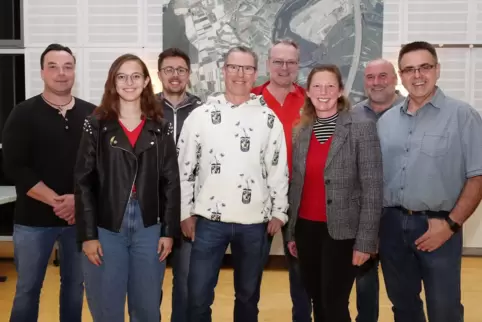 Freuen sich über Geld für ihre Projekte: Die Vertreter von Waldseer Vereinen und Organisationen bei der Feierstunde mit Ortsbürg