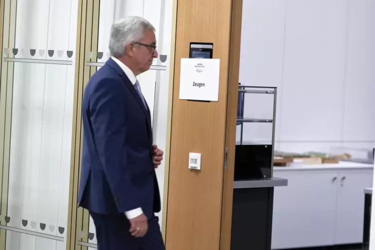 Am 23. September ist Innenminister Roger Lewentz (SPD) im Untersuchungsausschuss zu den Flutvideos vernommen worden. 