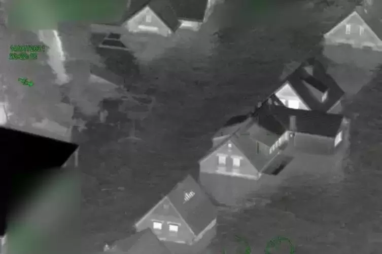 Landunter im Ahrtal. Das zeigt das Standbild aus einem Flutvideo. 