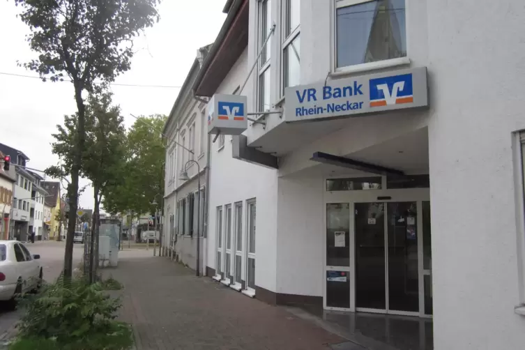 Die derzeitige VR Bank-Filiale in Rheingönheim.