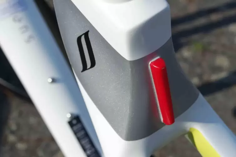 In den Rahmen ist ein LED-R&uuml;cklicht eingelassen. 