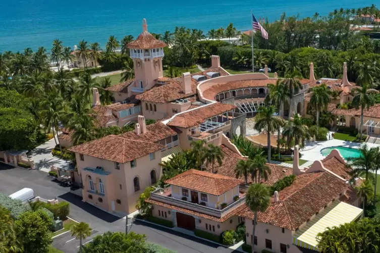 Blick über die Anlage des Mar-a-Lago-Clubs des ehemaligen US-Präsidenten Trump in Palm Beach, Florida.