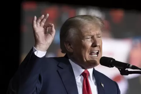 Donald Trump bezeichnet die Untersuchung gegen ihn als Hexenjagd. 