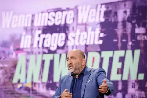 In Bonn suchte Grünen-Chef Omid Nouripour auf Antworten für aktuelle politische Fragen. 