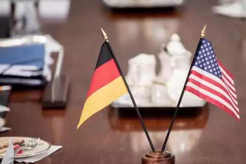 Die gegenseitige Sichtweise von Deutschen und Amerikanern hat sich wieder verbessert. 