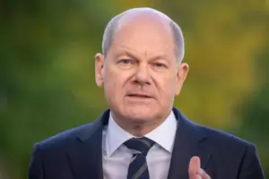 Dass es überhaupt soweit kommen konnte, lag auch an Kanzler Olaf Scholz (SPD). Dass es überhaupt soweit kommen konnte, lag auch an Kanzler Olaf Scholz (SPD).