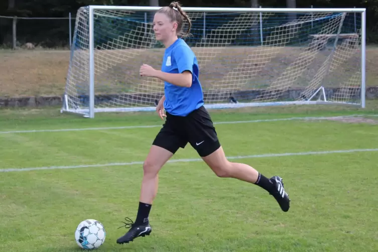 Konzentriert sich derzeit auf das Abitur in Pirmasens, dann will sie wieder in die Zweite Bundesliga: Amelie Matheis. 