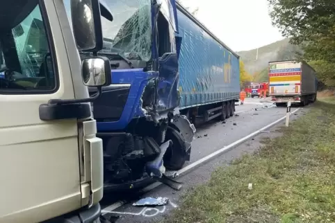Im dreispurigen Bereich zwischen Hinterweidenthal und Hauenstein kommt es häufiger zu Unfällen mit Lastwagen. 