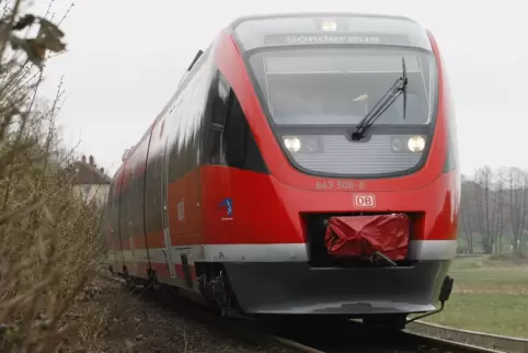 Auf der Lautertalbahn fahren die Züge bis zum Ende des Jahres nur montags bis freitags. Samstags und sonntags gibt es einen Ersa