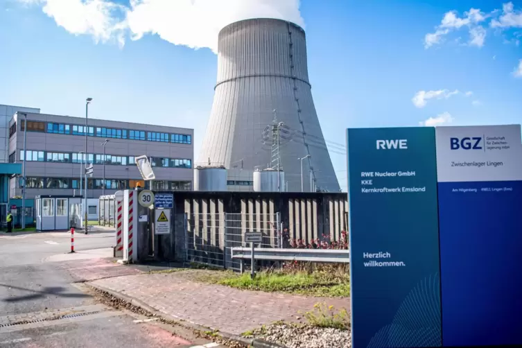 Dass auch das Atomkraftwerk Emsland im Streckbetrieb am Netz bleiben soll, sorge bei der Stromerzeugung für einen wichtigen Puff