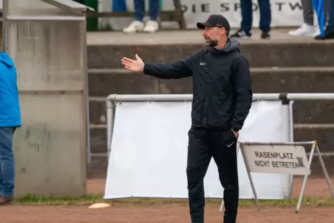 Grünstadts Cheftrainer Christian Rutz ist mit dem bisherigen Saisonverlauf nicht einverstanden. 