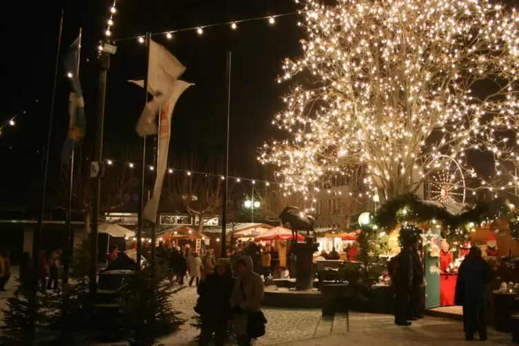 Ein Publikumsmagnet in der Adventszeit: der Deidesheimer Weihnachtsmarkt. 