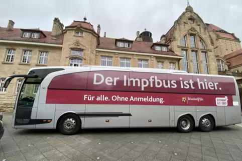 Der Impfbus tourt wieder durchs Land.