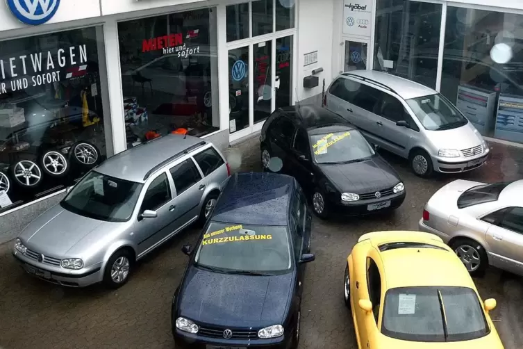 &bdquo;Aktuell macht das Auto verkaufen keinen Spa&szlig;&ldquo;, r&auml;umt eine H&auml;ndlerin ein. 
