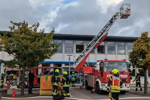 Großeinsatz in der Zellertalschule: Zum Glück nur eine Übung.