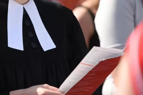 Vor Jahrzehnten zur Pfarrerin ordiniert: Zur Gruppe der von der Polizei gestoppten Lauterbach-Entführer soll auch eine 75-Jährig