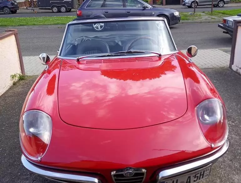 23. Joksimovic besitzt auch einen Alfa Romeo Spider von 1969.