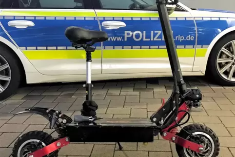Auch bei den Fahrern von E-Scootern schaut die Polizei genau hin.
