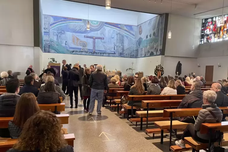 Über 300 Trauernde nahmen an der Andacht in der Christ-König-Kirche teil.