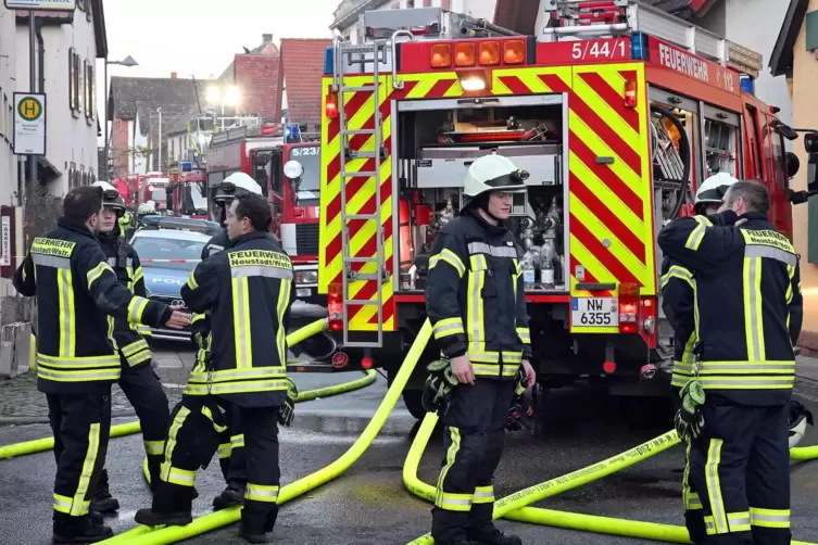 120 Rettungskr&auml;fte waren im Einsatz. 