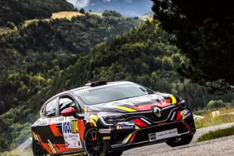 Alexander Ernst in seinem Renault Clio RSR R5 bei der Rallye Mont Blanc Morzine.