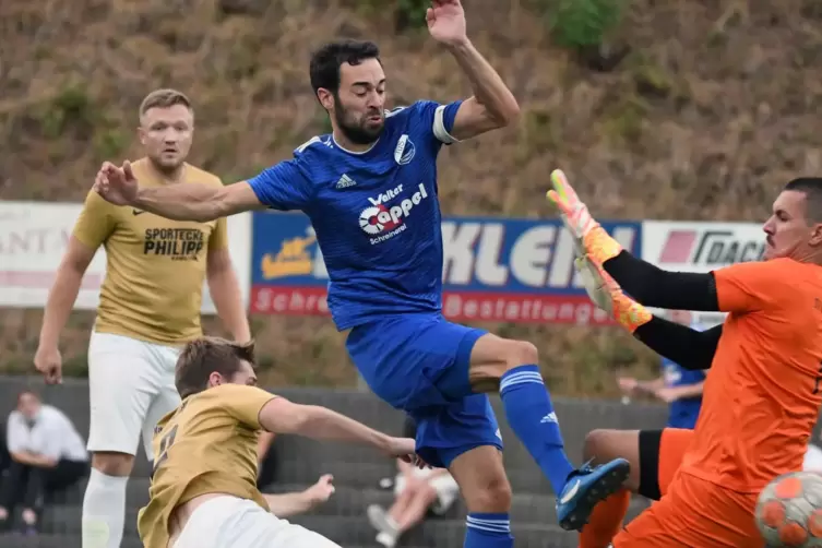 Angeschlagen: der beste Bedesbacher Torschütze. Felix Becker (in Blau) wird aber nach Einschätzung seines Trainers Thomas Löber 