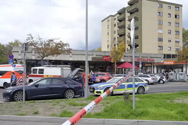 In der Comeniusstraße wurde der mutmaßliche Täter durch Polizeischüsse gestoppt.