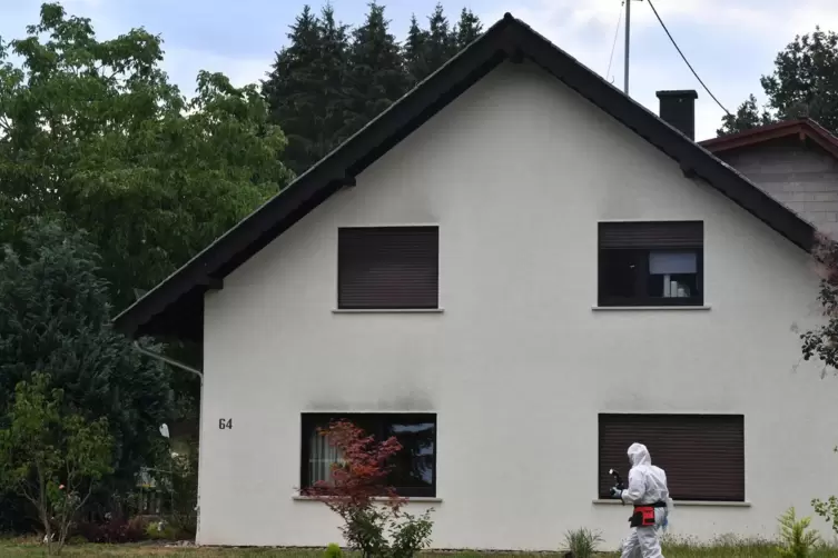 In diesem Haus am Stadtrand von Ottweiler erschoss ein Taxifahrer am 29. Juli eine 78 Jahre alte Frau und verletzte ihren 79-jäh