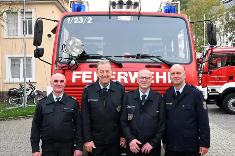 Geehrt beziehungsweise gewählt: die stellvertretenden Brand- und Katastrophenschutzinspekteure Markus Kruppenbacher (links) und 