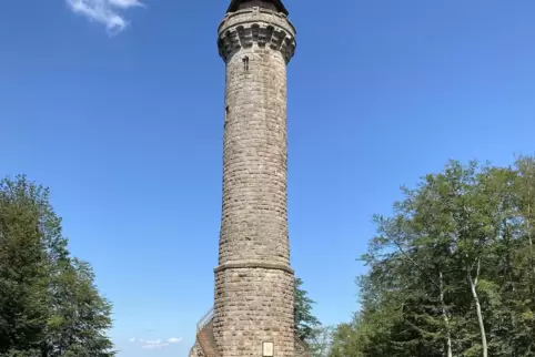 Erfreut sich seit einigen Jahren (wieder) regen Interesses: der Aussichtsturm auf dem Großen Humberg. 