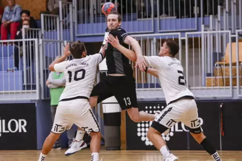  Justus Linnenbach vom TuS II im Spiel gegen SG Ottersheim/Bellheim/ Kuhardt/Zeiskam.