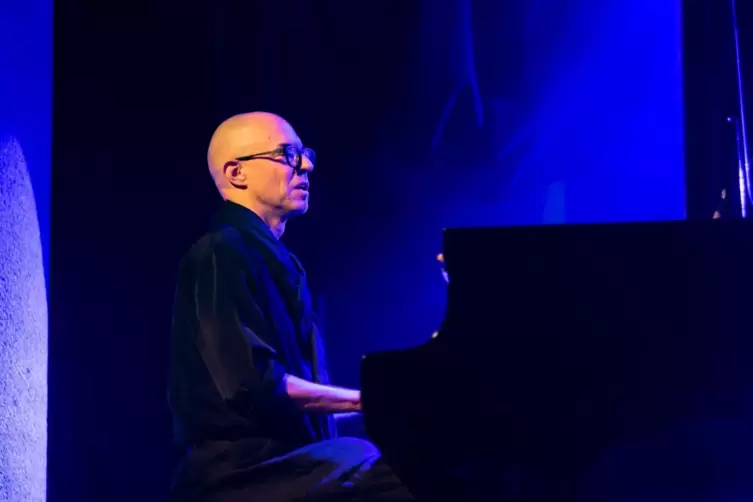Meditativ: Nik B&auml;rtsch. 