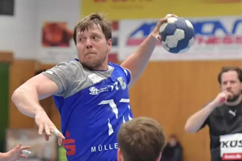 Jan Triebskorn steuerte neun Tore zum Haßlocher 31:30-Sieg beim Spitzenreiter bei.