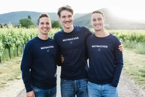 Die Hauensteiner Zwillinge Pascal (links) und Frederic Keller (rechts) haben zusammen mit Alwin Pianka aus Karlsruhe das Bildung