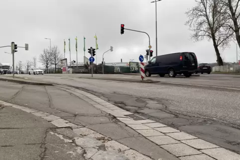 Die Kreuzung der Merkurstraße im Mai.