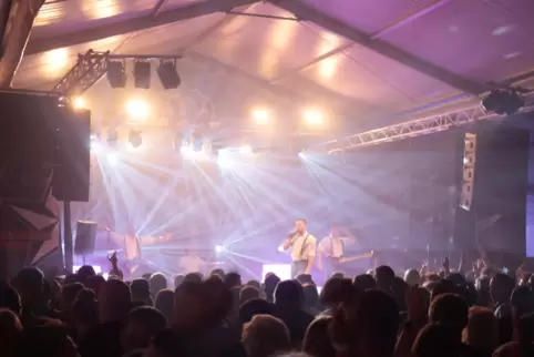 Showband Barbed Wire trat schon öfter beim Winzerfest in Bockenheim auf.