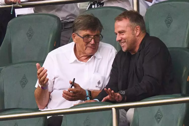 Hans Meyer ist nie um einen guten Spruch verlegen. Auch Bundestrainer Hansi Flick bringt er zum Schmunzeln. 