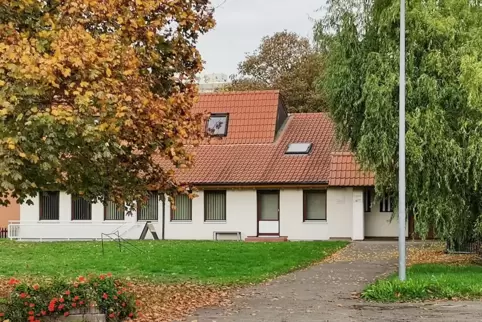 Das Pfarrer-Johannes-Bähr-Haus in Mutterstadt. Hier soll eine provisorische Gruppe des angrenzenden Protestantischen Kindergarte