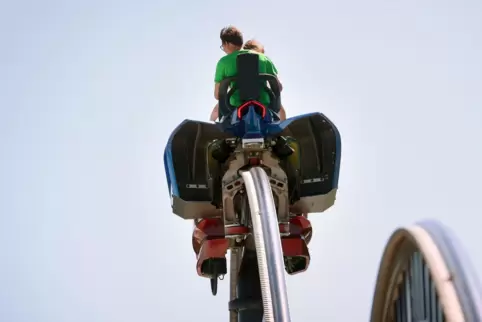 Die Achterbahn „Sky Dragster“ im Allgäu Skyline Park in Bad Wörishofen ermöglicht Rennen gegeneinander.