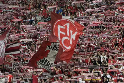 Wie beim Spiel gegen Nürnberg vor zehn Tagen werden beim letzten Heimspiel 2022 gegen den KSC viele FCK-Fans im Stadion erwartet