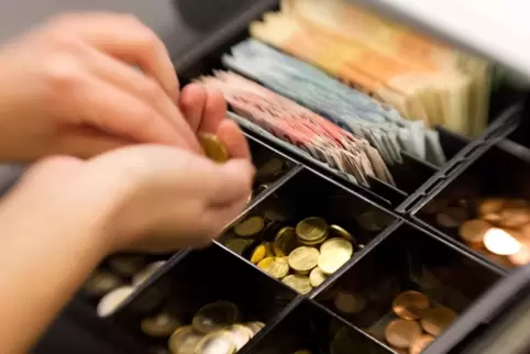 Mehr Geld in der Kasse: Unter anderem wirkt sich die Neuregelung des kommunalen Finanzausgleichs auf den Etat der Stadt aus. Mehr Geld in der Kasse: Unter anderem wirkt sich die Neuregelung des kommunalen Finanzausgleichs auf den Etat der Stadt aus.