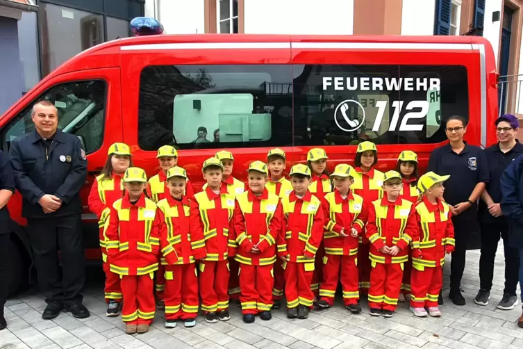 Zwischen sechs und zehn Jahre alt sind die jüngsten Mitglieder der Feuerwehr in Thaleischweiler-Fröschen. Die Löschfrösche, wie 